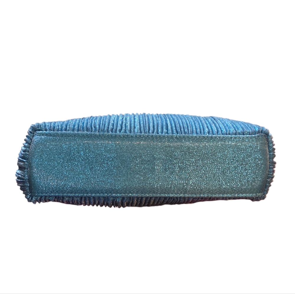 D'Margeaux - NEW Pleated Rushed Textured Shimmery Clutch w/Removable Chain Strap - Picture 3 of 6